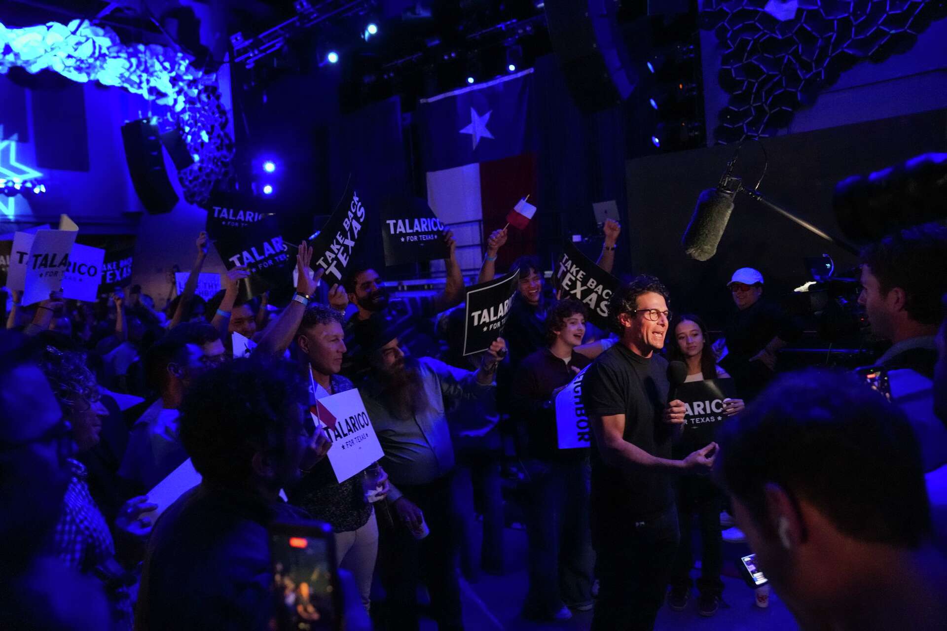 What time do polls close in Texas? When voting ends on Election Day