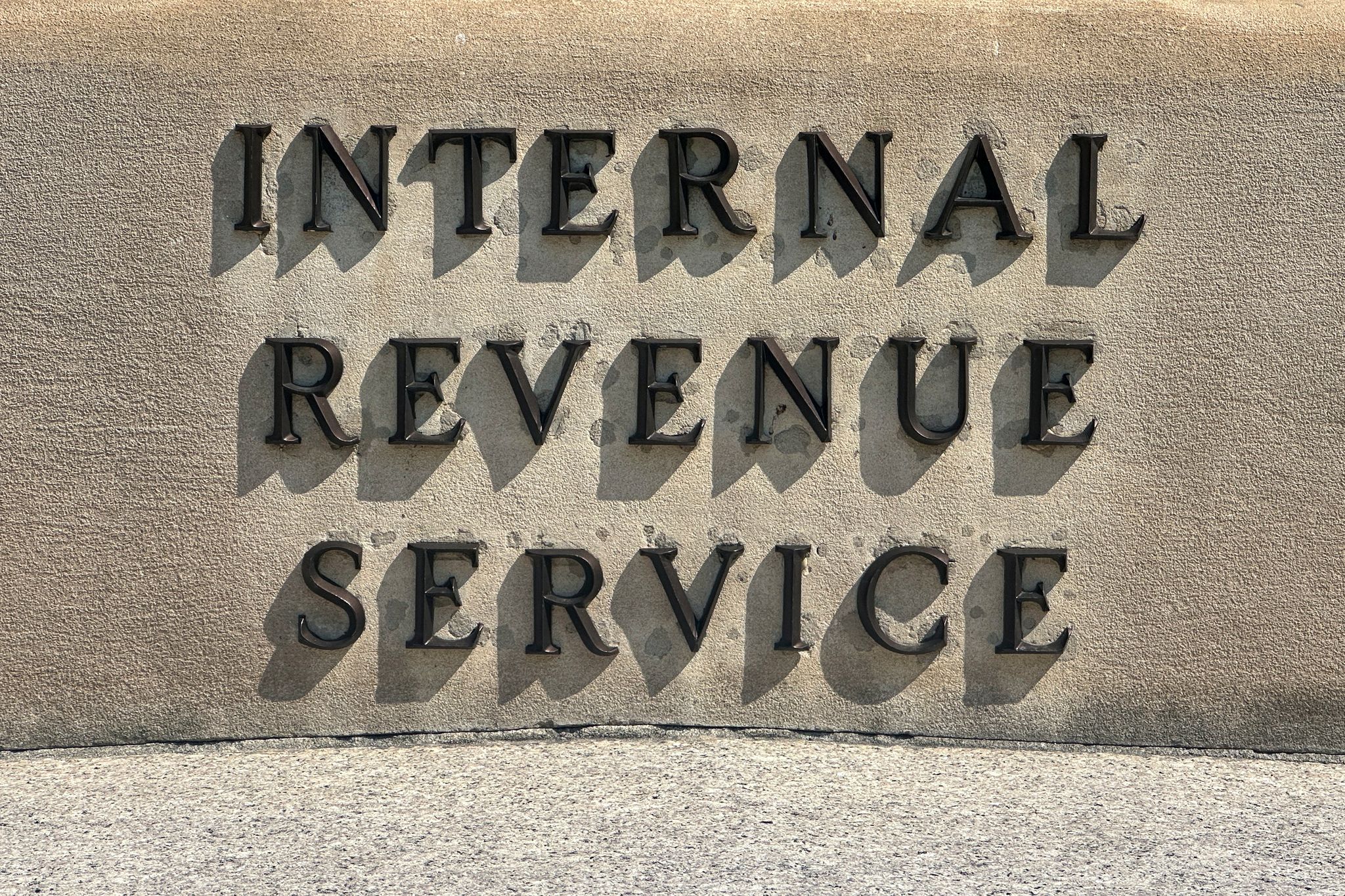 IRS leader Bisignano declines to answer questions over unlawful ...
