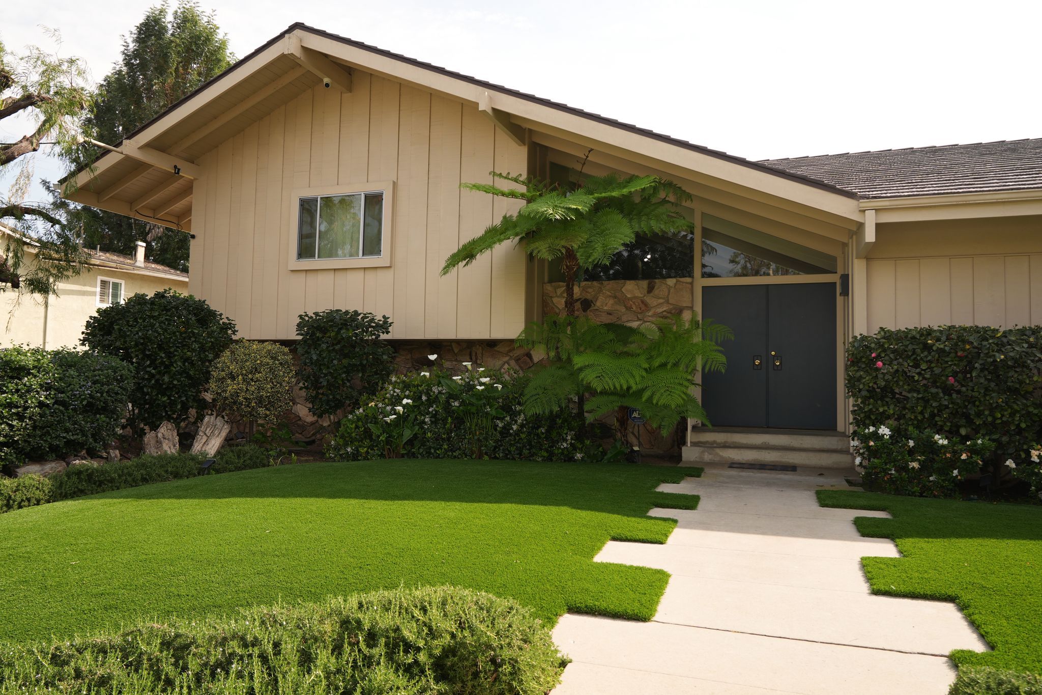 'Brady Bunch' house, used in exterior shots for the popular sitcom ...