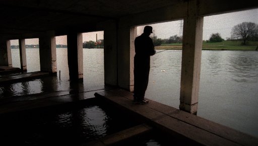 Dallas wirft White Rock Boathouse Vertragsbruch vor