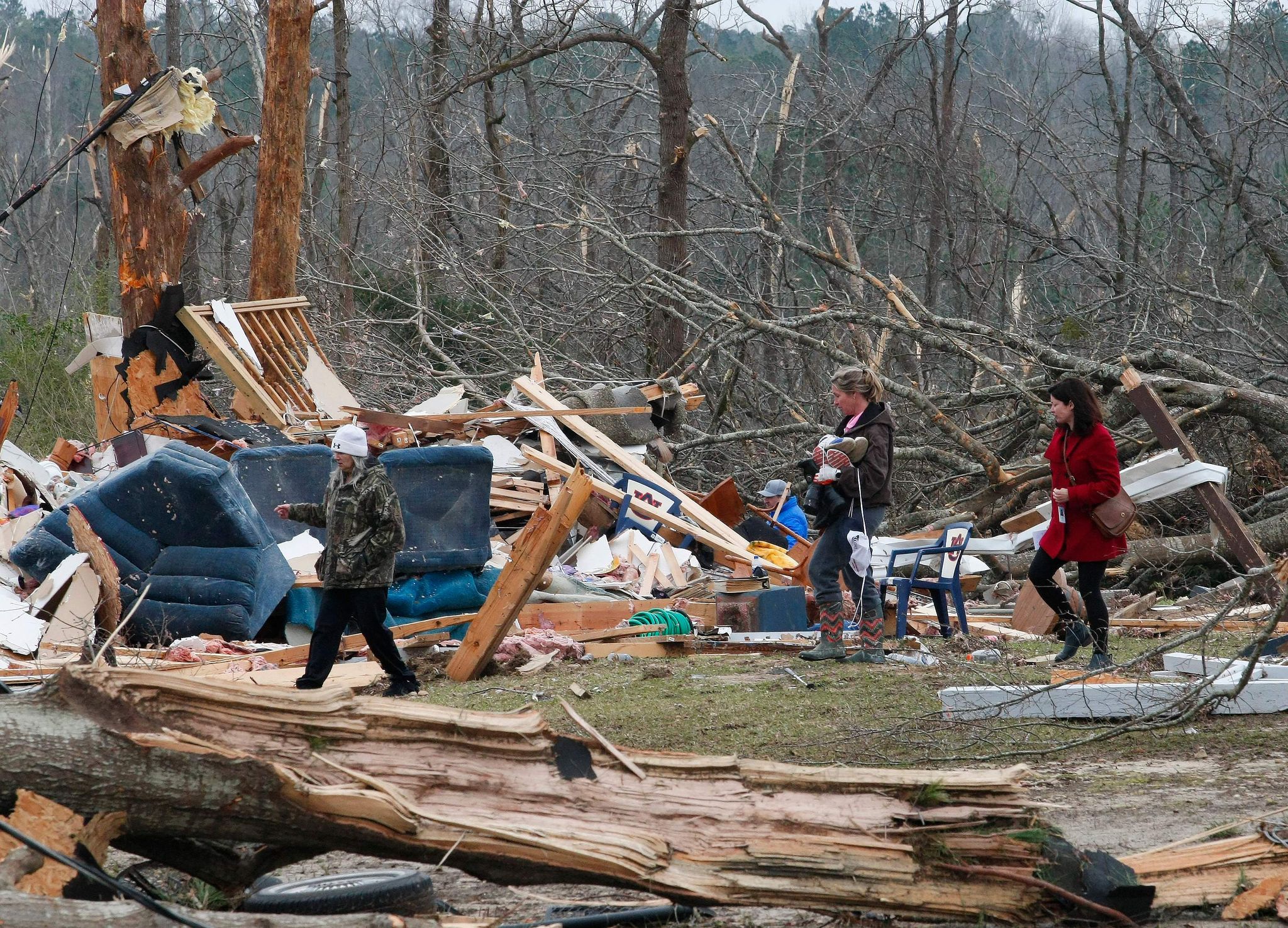 North Texas-native couple among 23 killed in devastating Alabama tornado