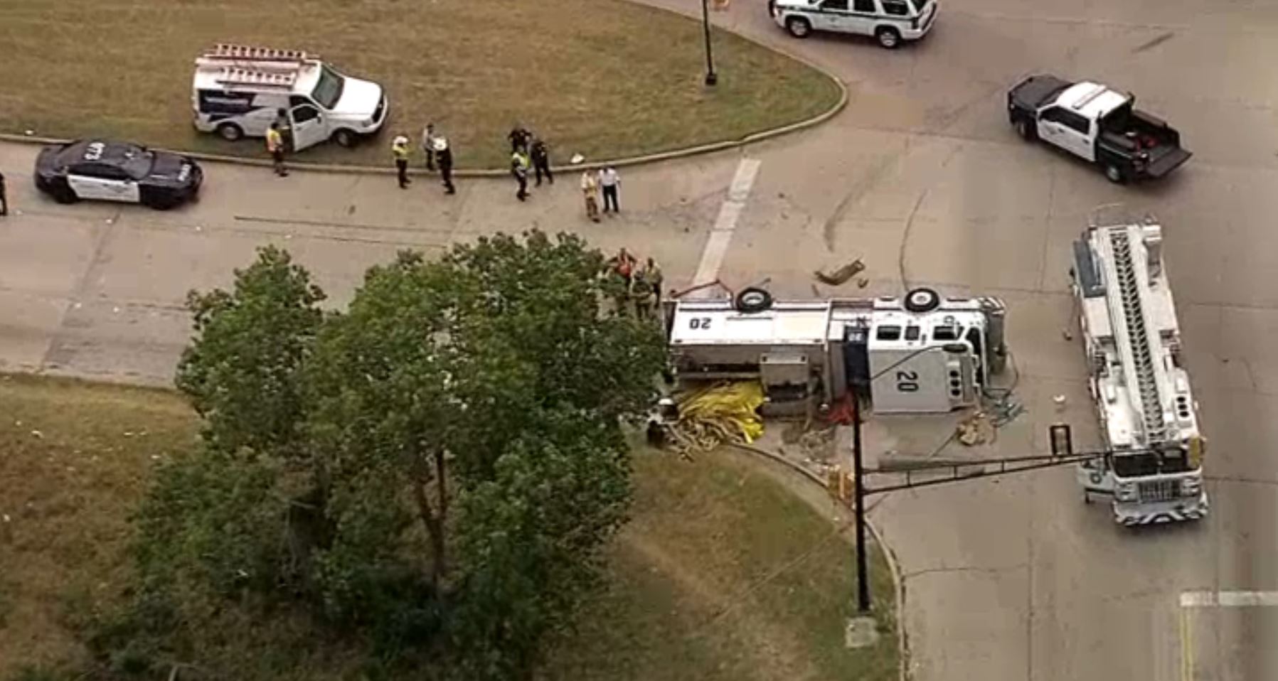4 firefighters, another motorist injured in rollover crash in Fort Worth
