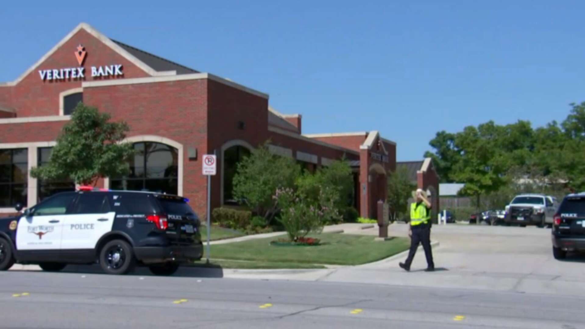 Witness to Fort Worth bank robbery snapped photo that led to suspects ...