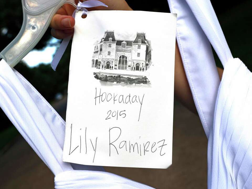 Students' protest of Hockaday's graduation dress creates a stir Students' protest of Hockaday's graduation dress creates a stir