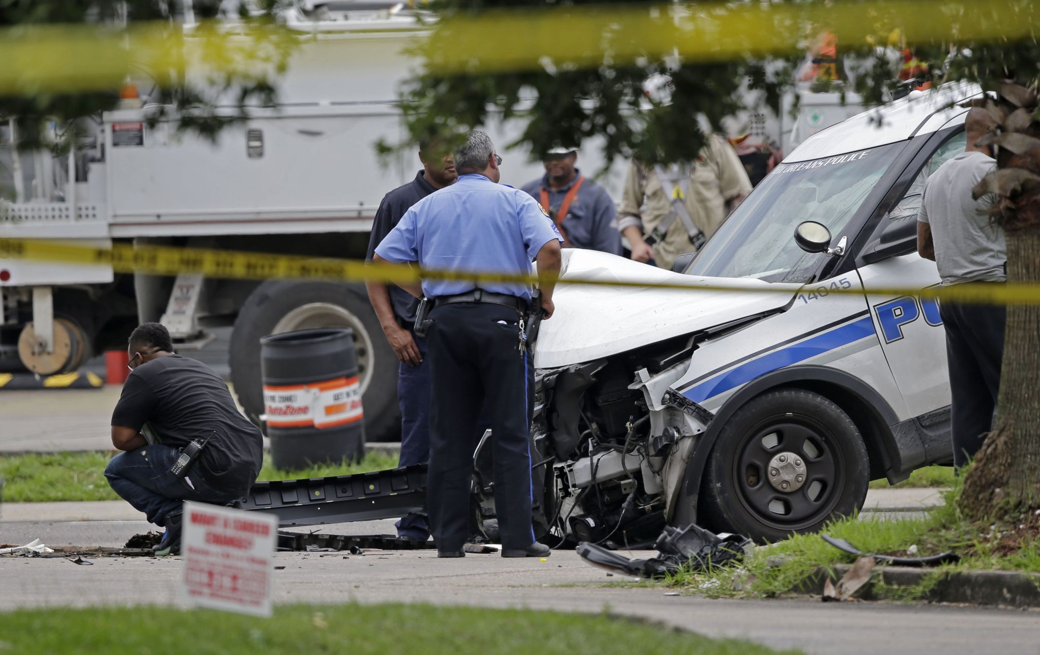 New Orleans police officer killed while transporting suspect