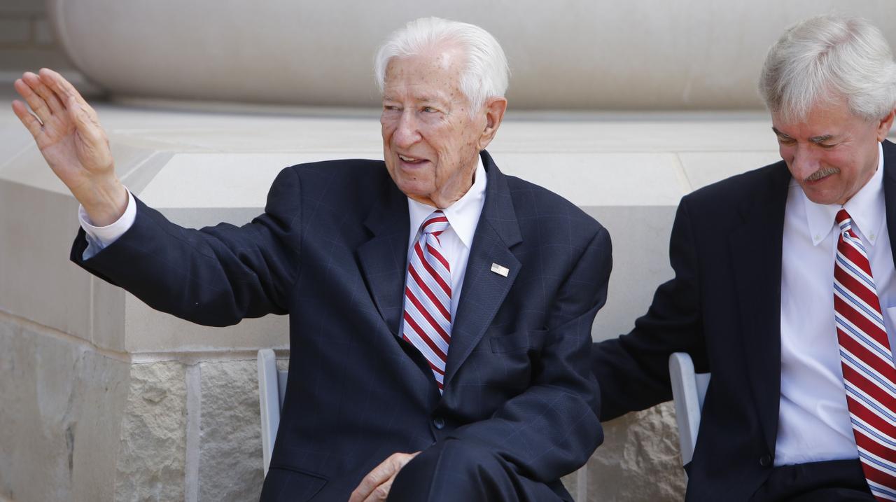 Ralph Hall gets statue at Rockwall County Courthouse for 92nd birthday