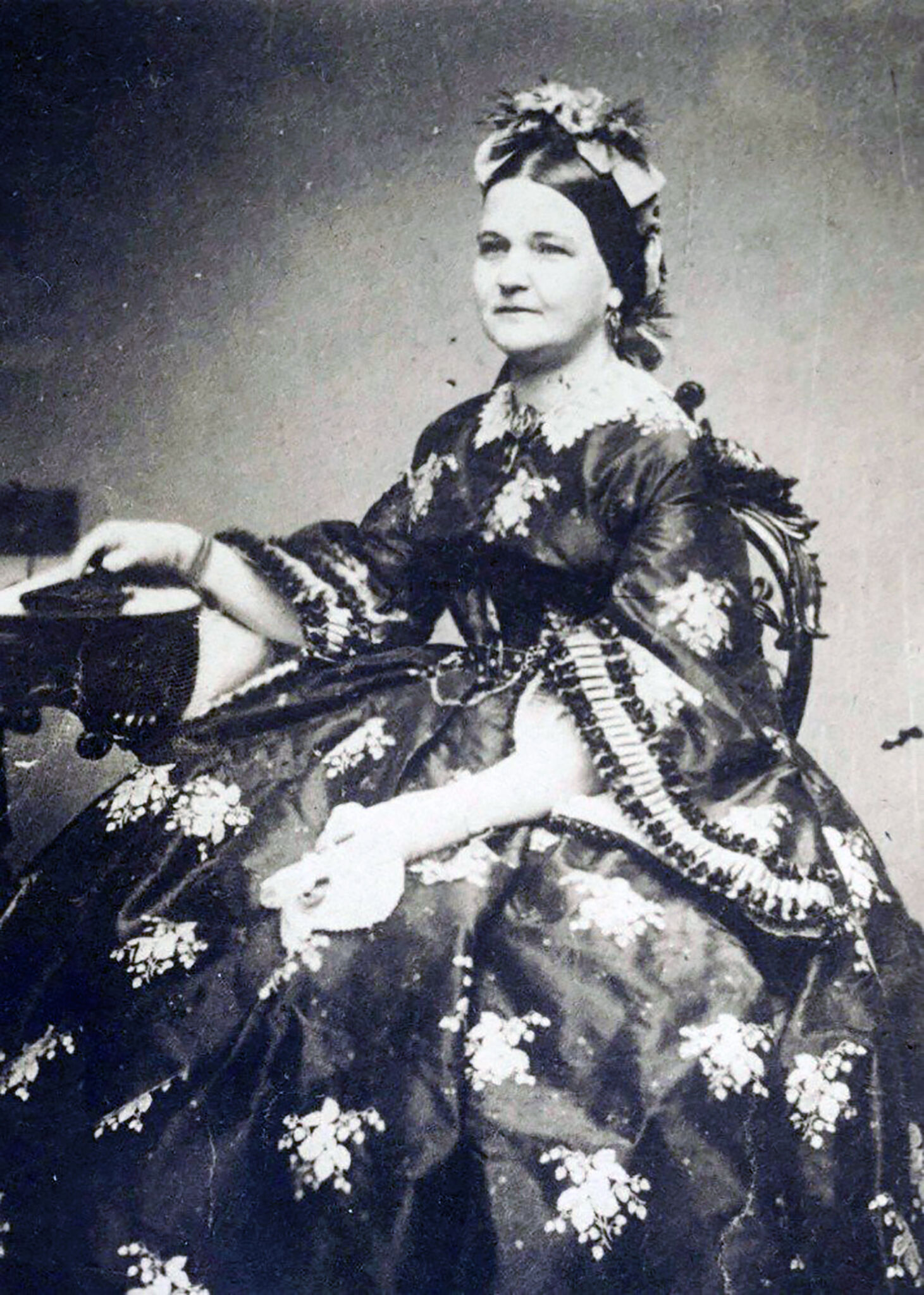 Mary Lincoln’s ‘strawberry dress’ on rare display at museum