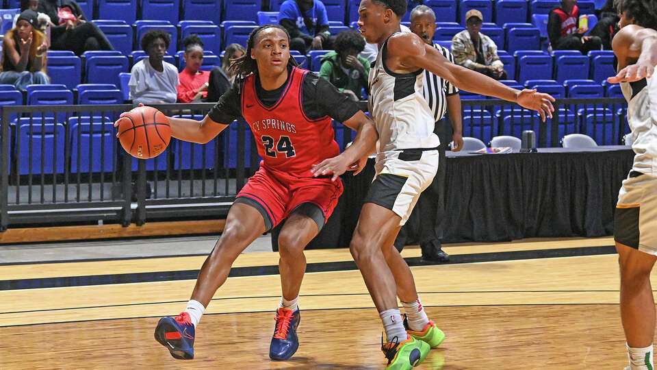 C.J. Ideozu and Cypress Springs will take on Grand Oaks in the Class 6A Division II Region II final.