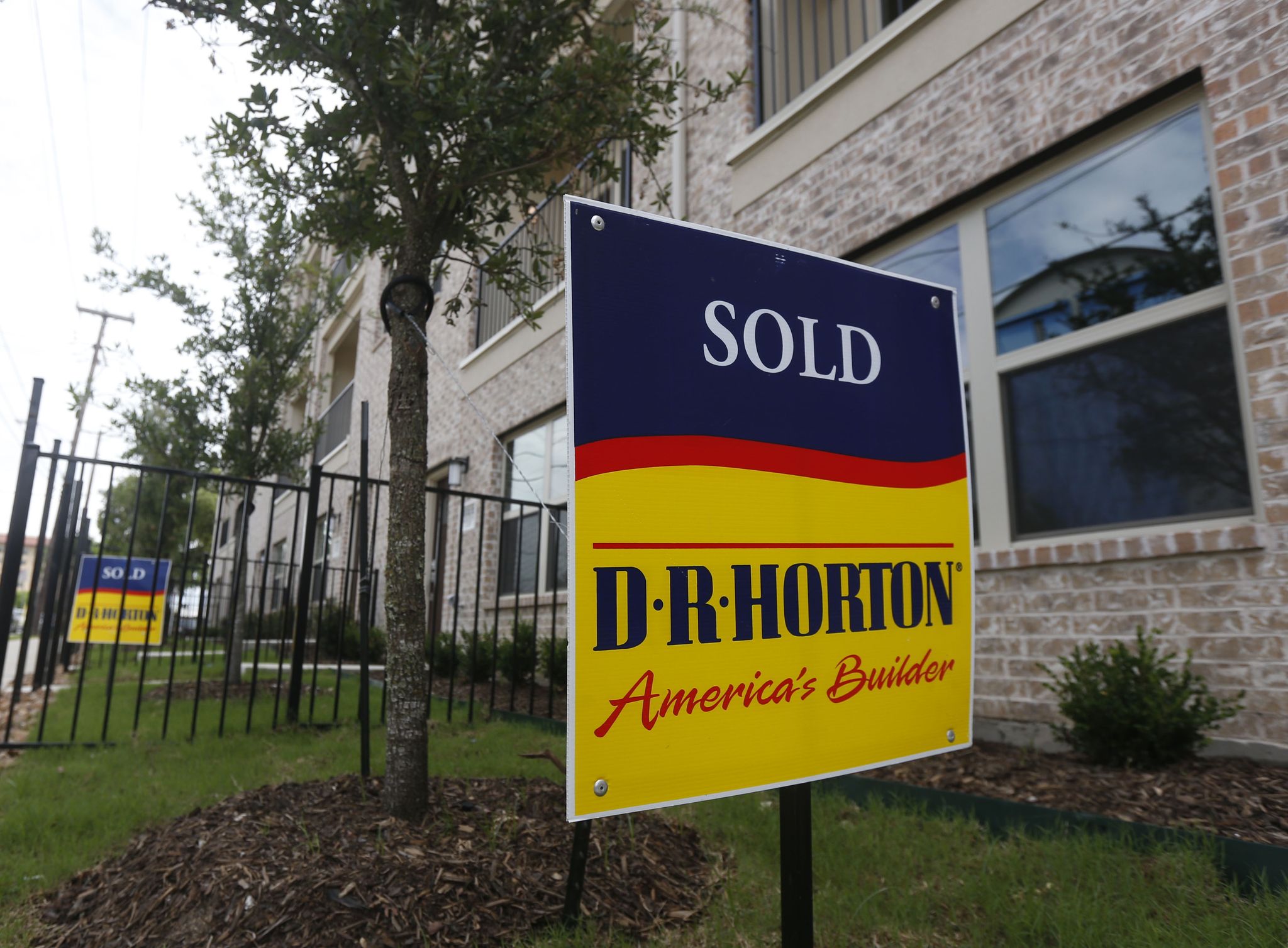 D.R. Horton to build headquarters in Arlington
