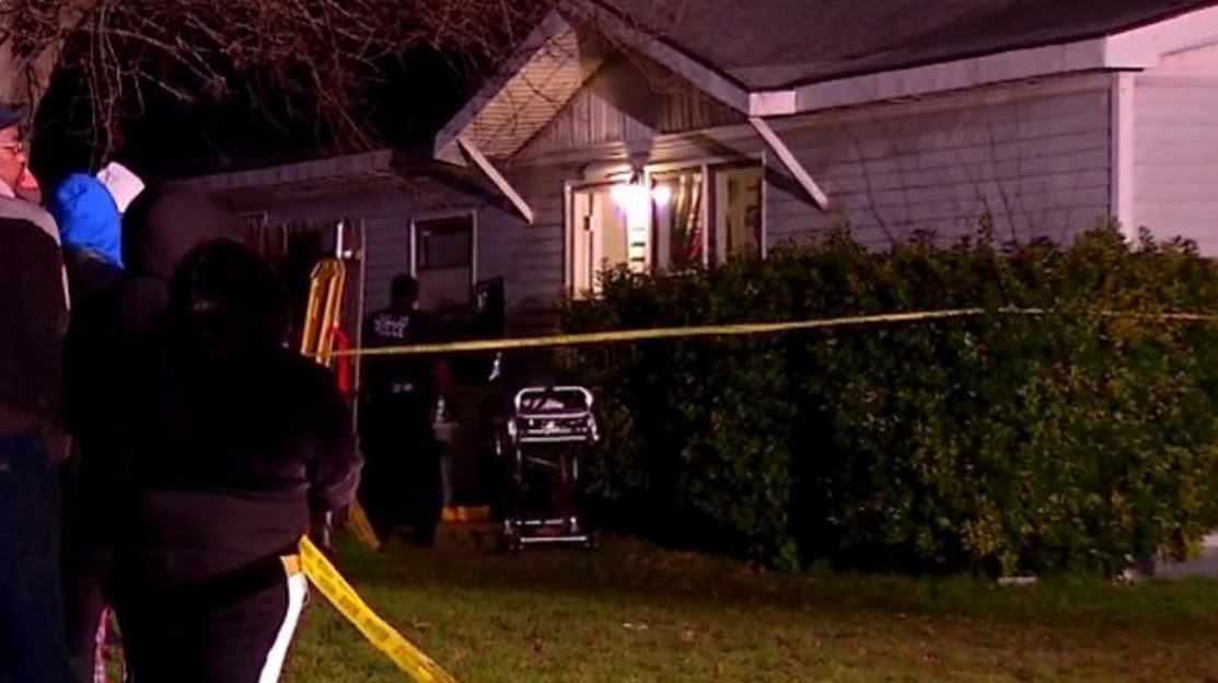 Man killed, 2 wounded in shooting at home in far south Dallas