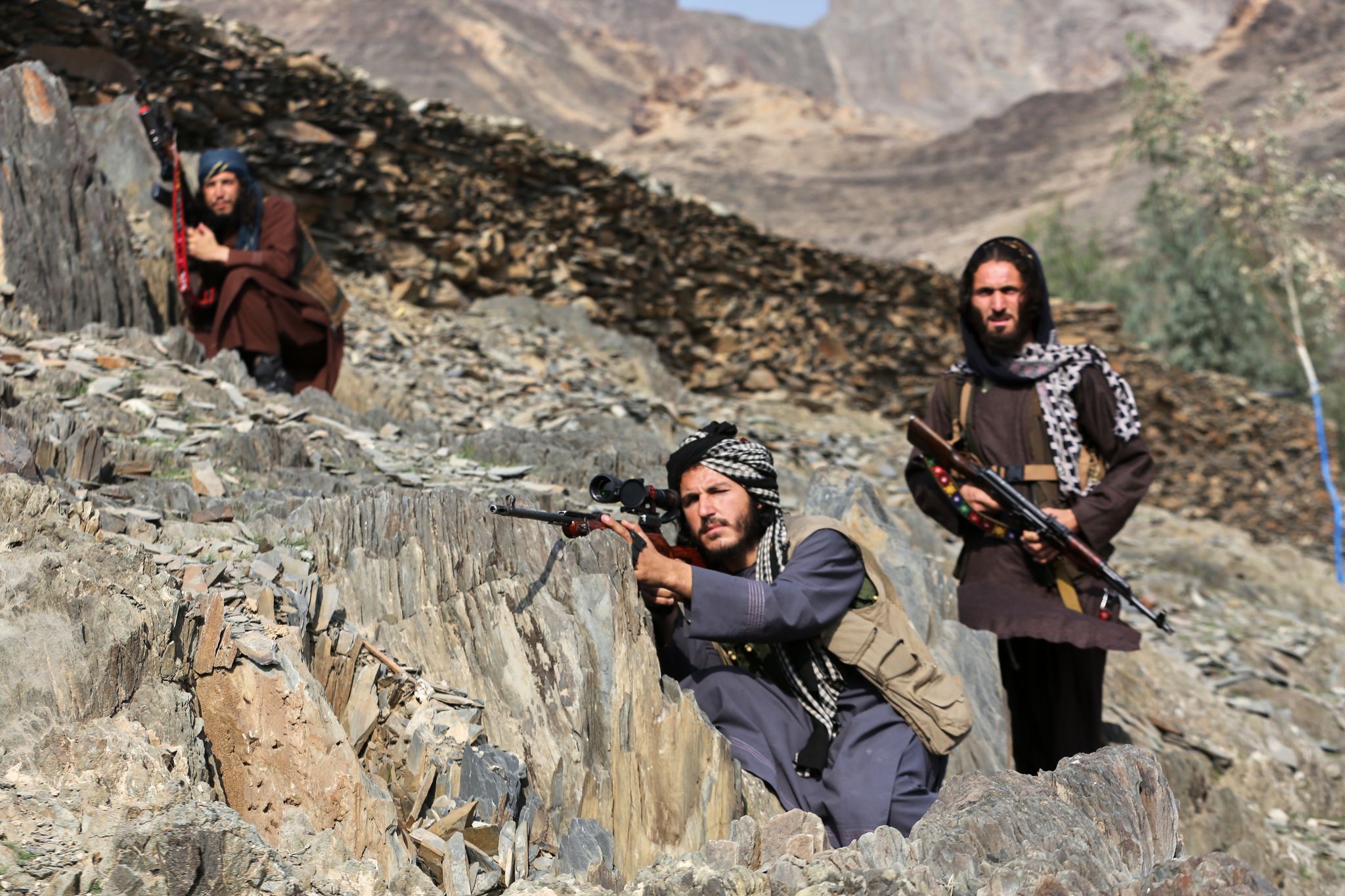 Pakistan and Afghanistan claim killing dozens of the other side's ...