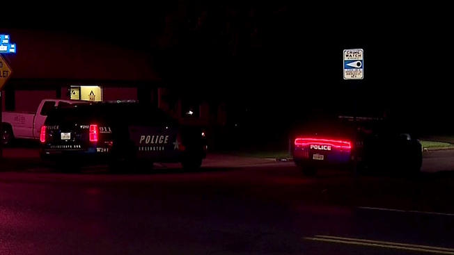 19-year-old man dies after being shot by robbers in Arlington