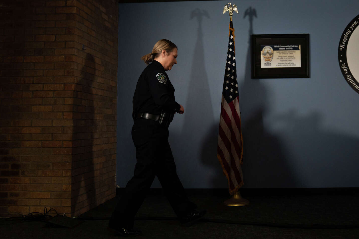 Austin police chief detains suspect in violent Central Library assault