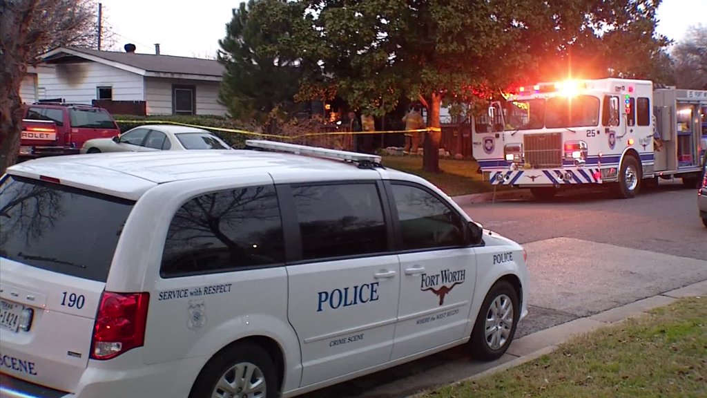 Man in his 90s found dead after house fire in north Fort Worth