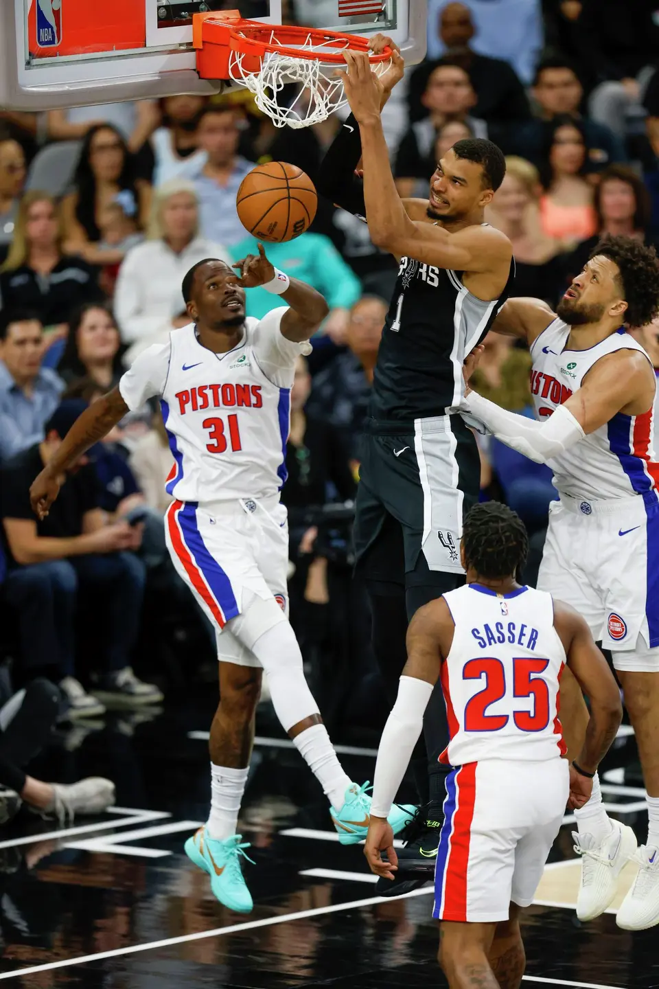 San Antonio Spurs forward Victor Wembanyama (1) dunks the ball at Frost Bank Center in San Antonio, Thursday, March 5, 2026.