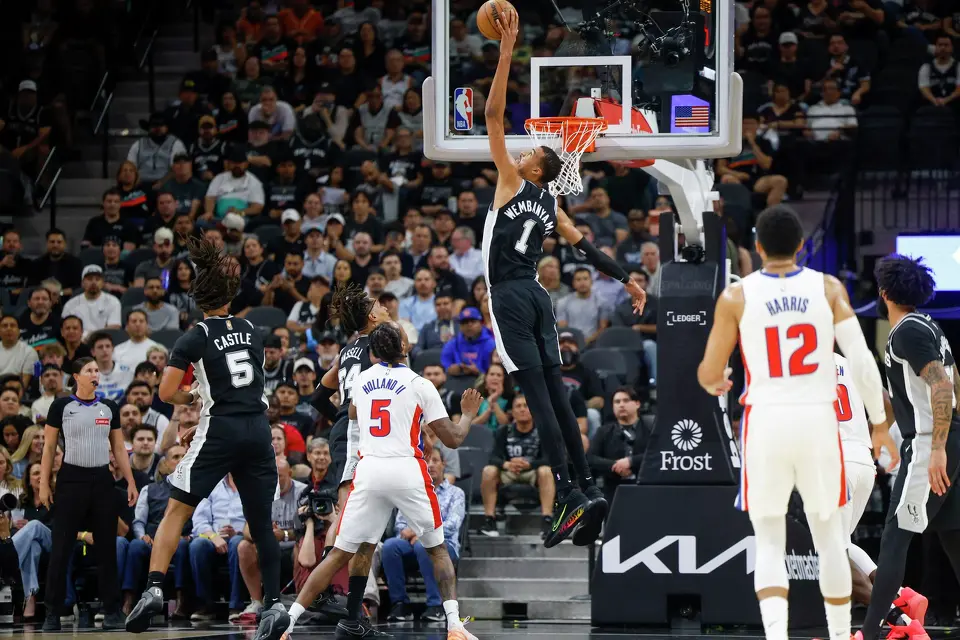 San Antonio Spurs forward Victor Wembanyama (1) blocks a shot at Frost Bank Center in San Antonio, Thursday, March 5, 2026.