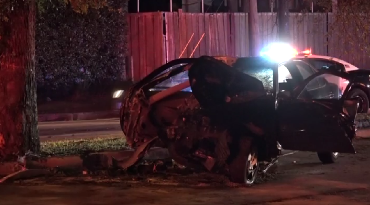 Man rushed to hospital after crashing into tree in Far North Dallas