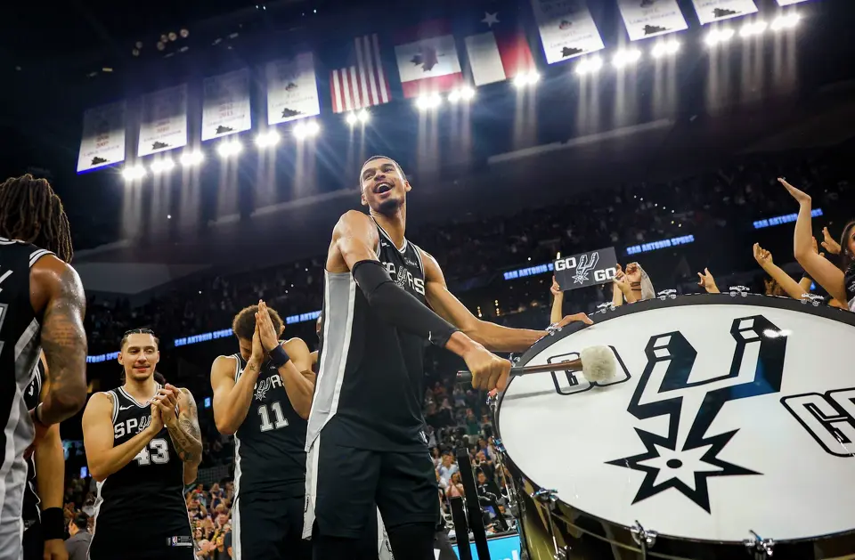 San Antonio Spurs forward Victor Wembanyama (1) celebrates with the endgame drum at Frost Bank Center in San Antonio, Thursday, March 5, 2026. The Spurs defeated the Pistons, 121-106.