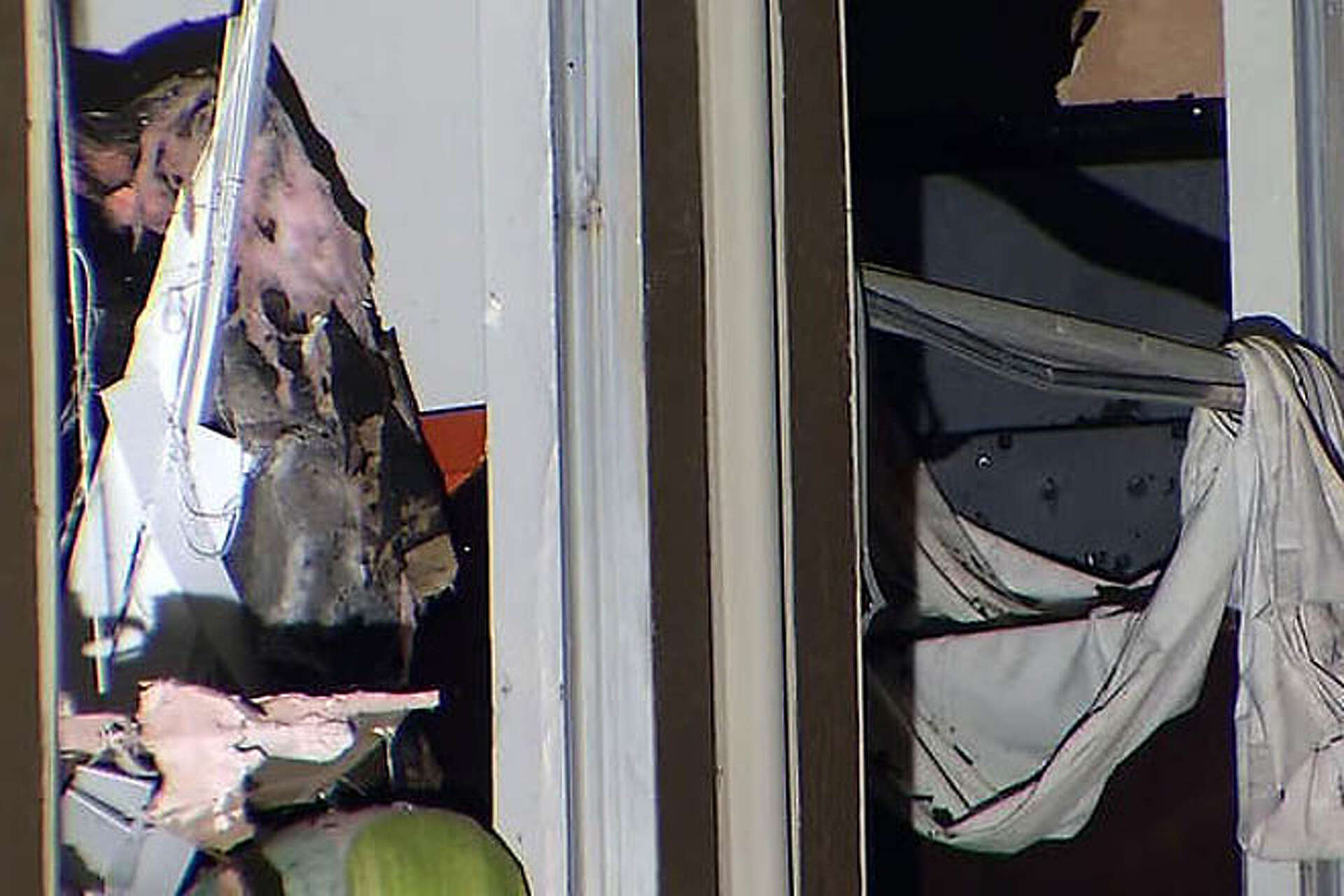 Irving apartment fire displaces nearly 3 dozen people
