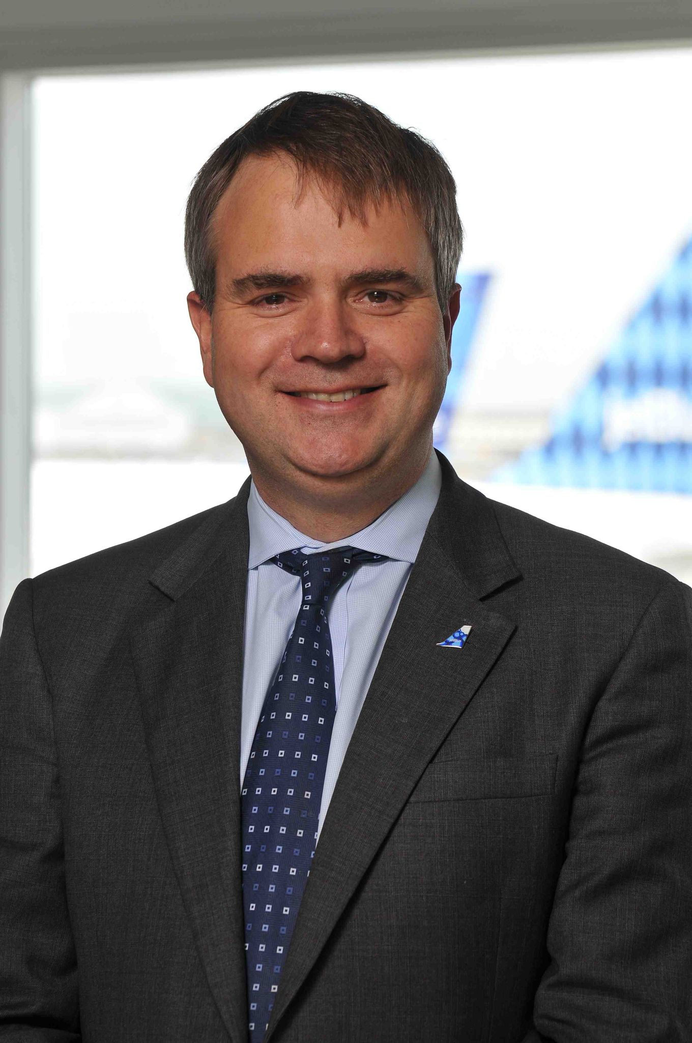 Rumor comes true: Robin Hayes to replace Dave Barger as JetBlue CEO