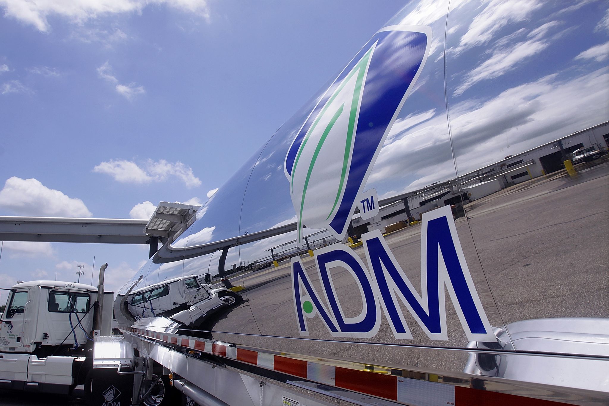 Agribusiness giant ADM moving world headquarters to Chicago