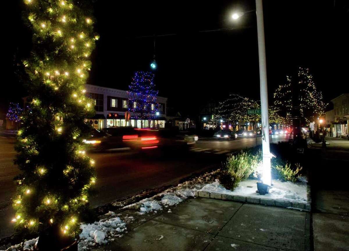 Ridgefield's Christmas lights go green