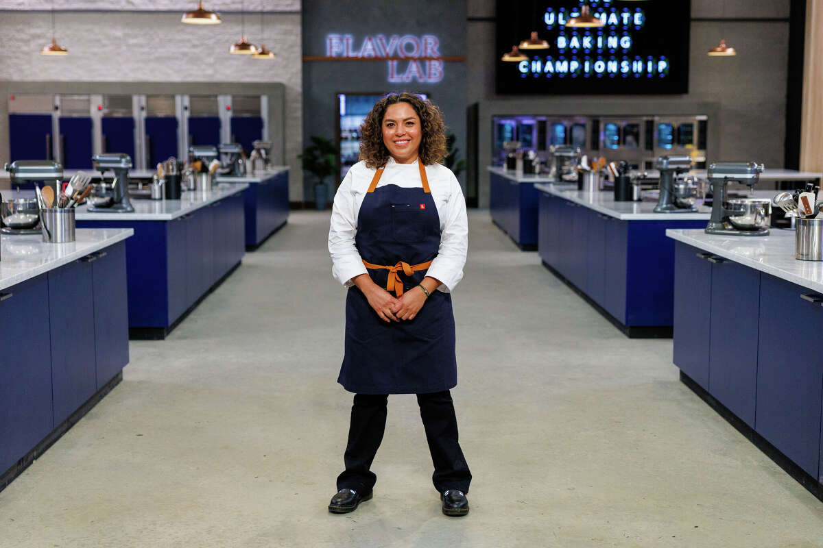 Oralia Perez will compete on The Ultimate Baking Championship, Season 1.
