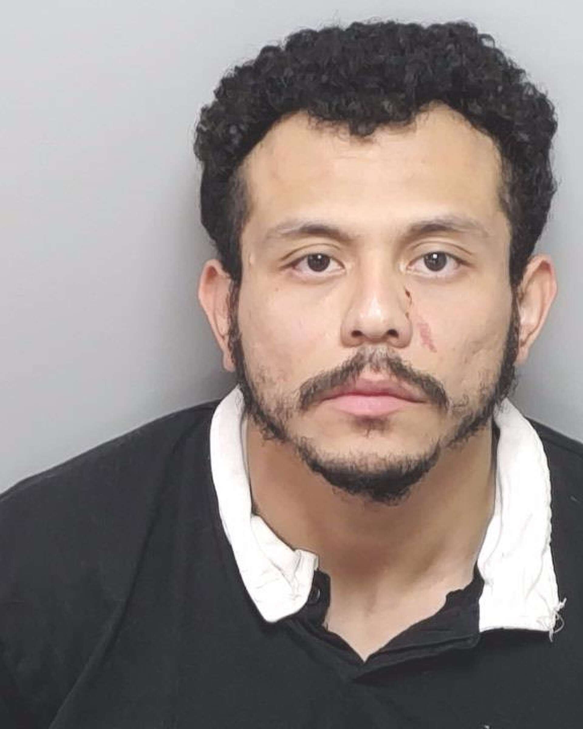 Man arrested after one dead, one injured in San Antonio shooting