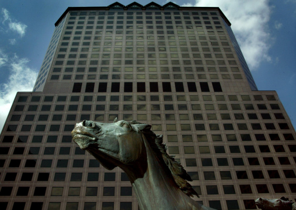 https://s.hdnux.com/photos/01/65/12/16/30712704/6/rawImage.jpg