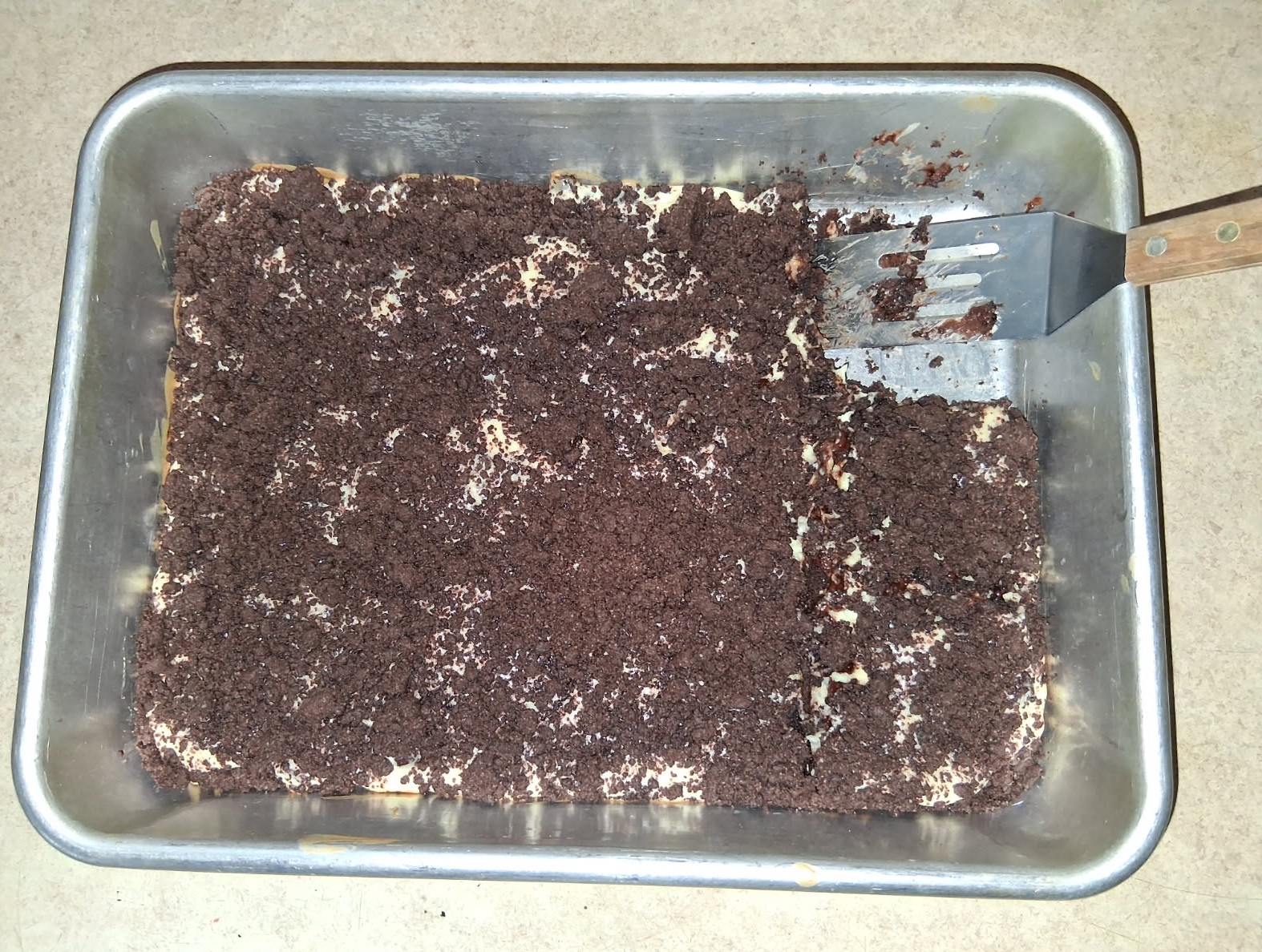 How to make chocolate chip cream cheese bars