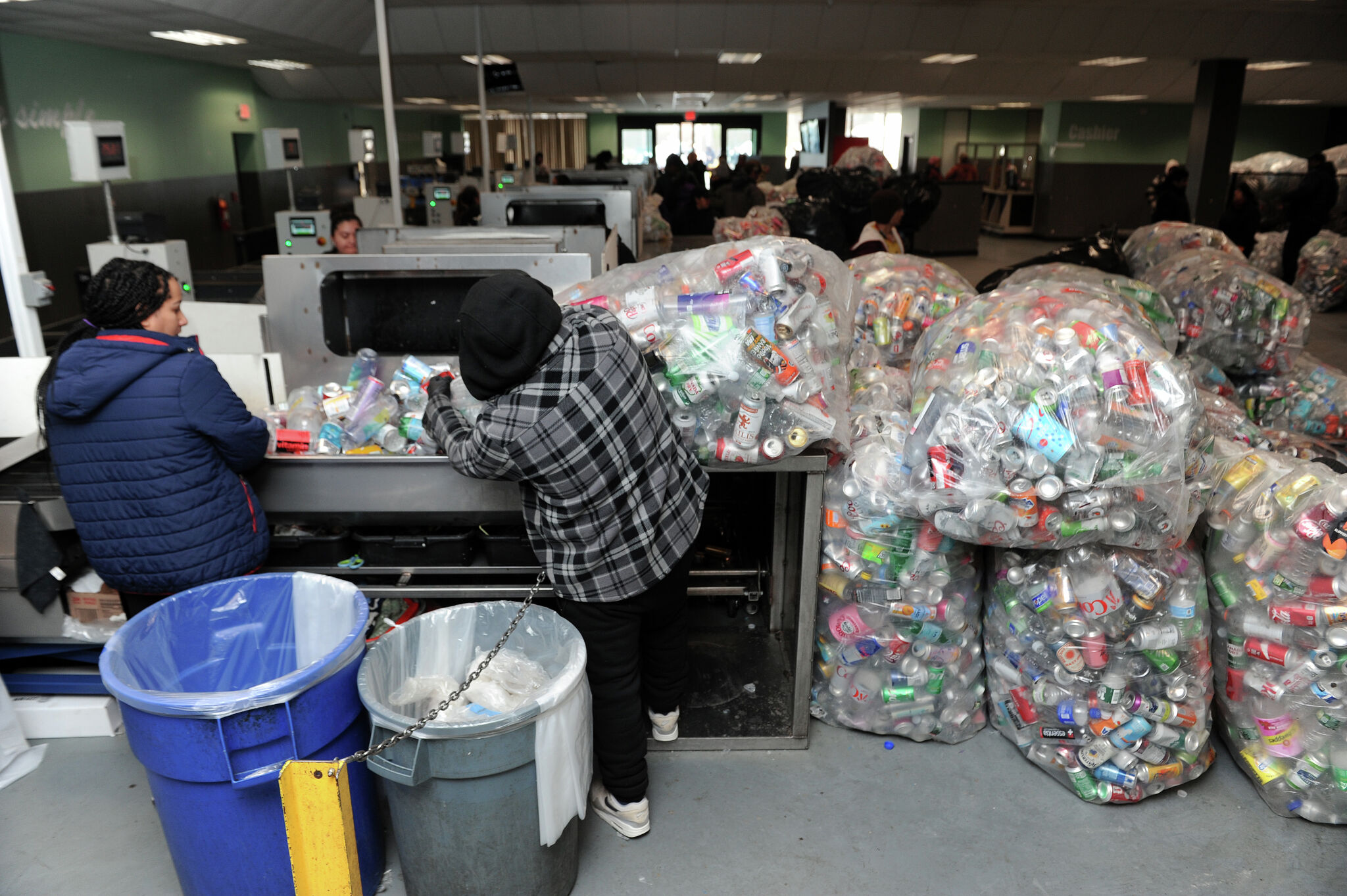 Could Connecticut cut the 10-cent bottle deposit back to a nickel — even temporarily?