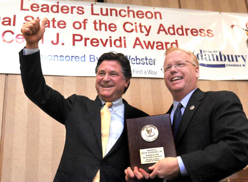 Stew Leonard Jr. receives Previdi Award