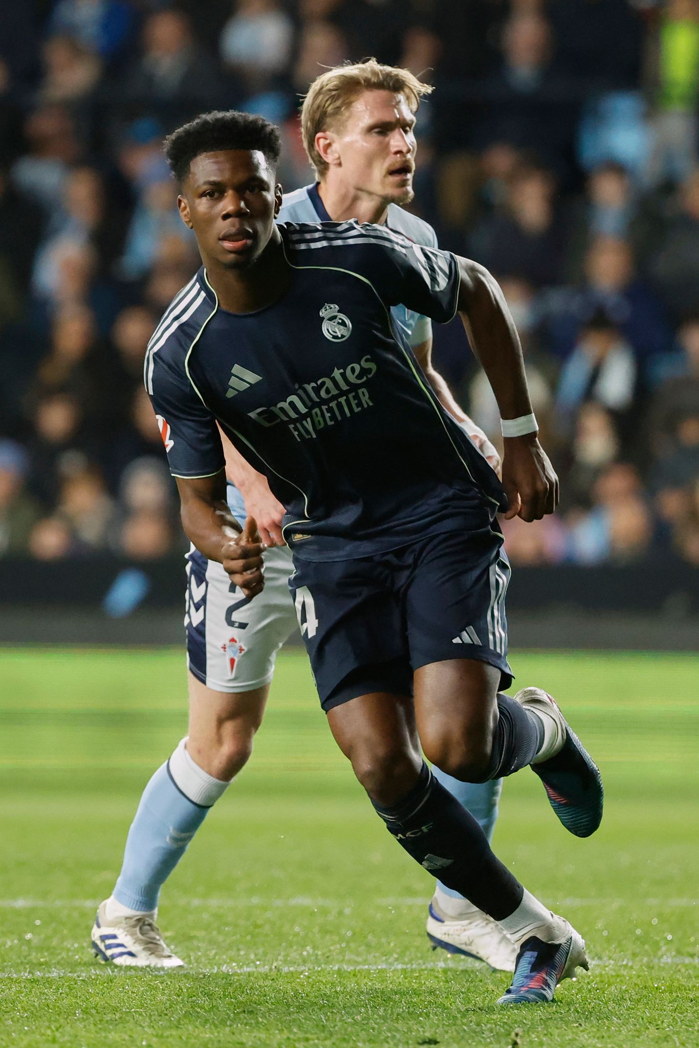 Last-gasp deflected strike by Valverde gives Real Madrid 2-1 victory at ...