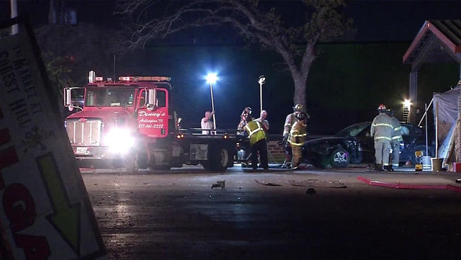 Teen dies in crash after stealing car, leading police chase in Fort Worth