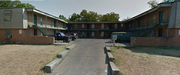 Man shot to death in South Dallas apartment parking lot