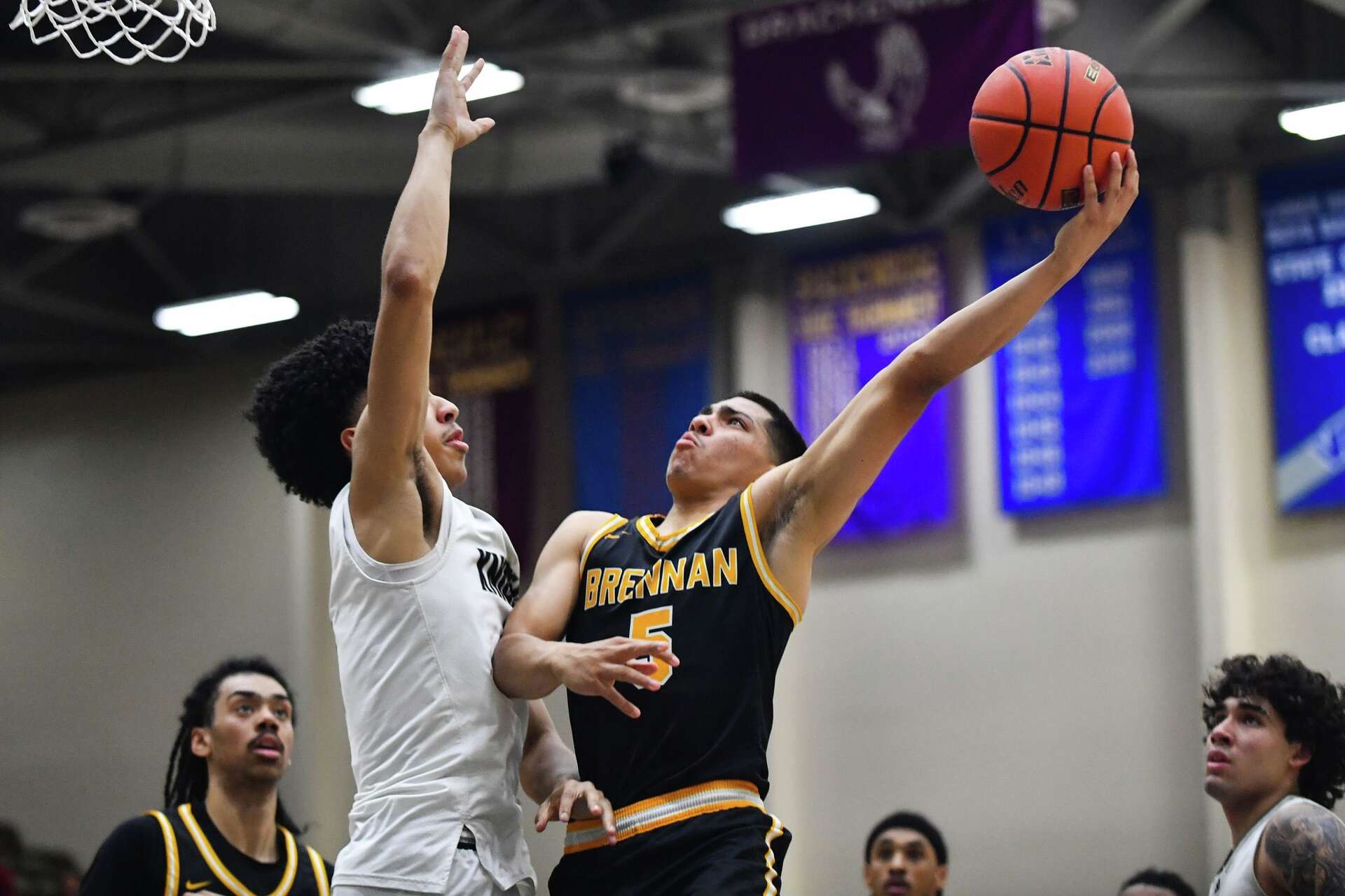 Brennan boys basketball beats Steele in regional championship