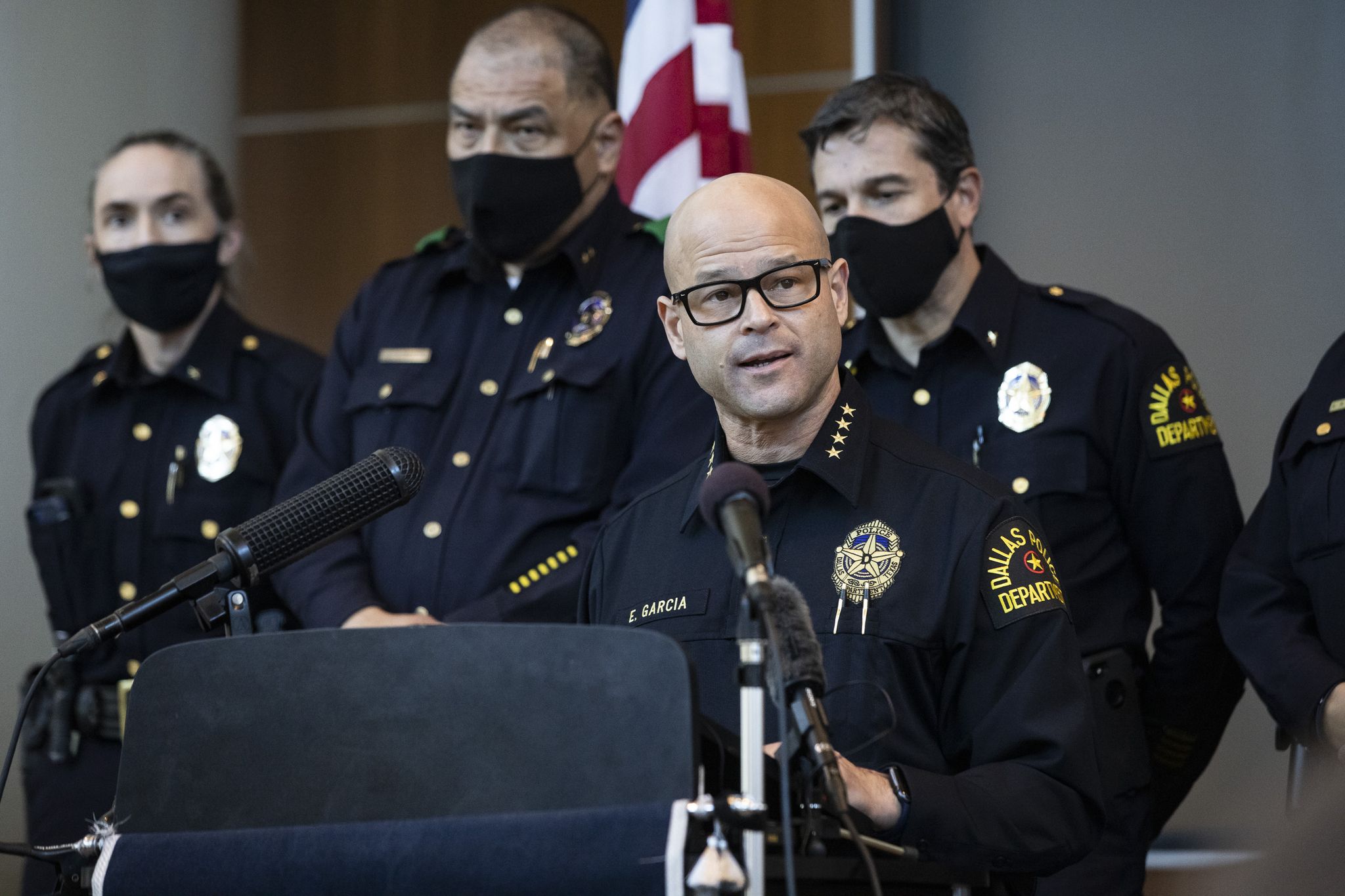 Dallas police officer who faces 2 capital murder charges ordered pair ...