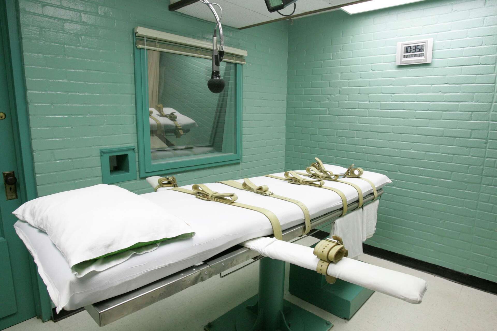 Travis Scott, other rappers back Dallas County man set to be executed