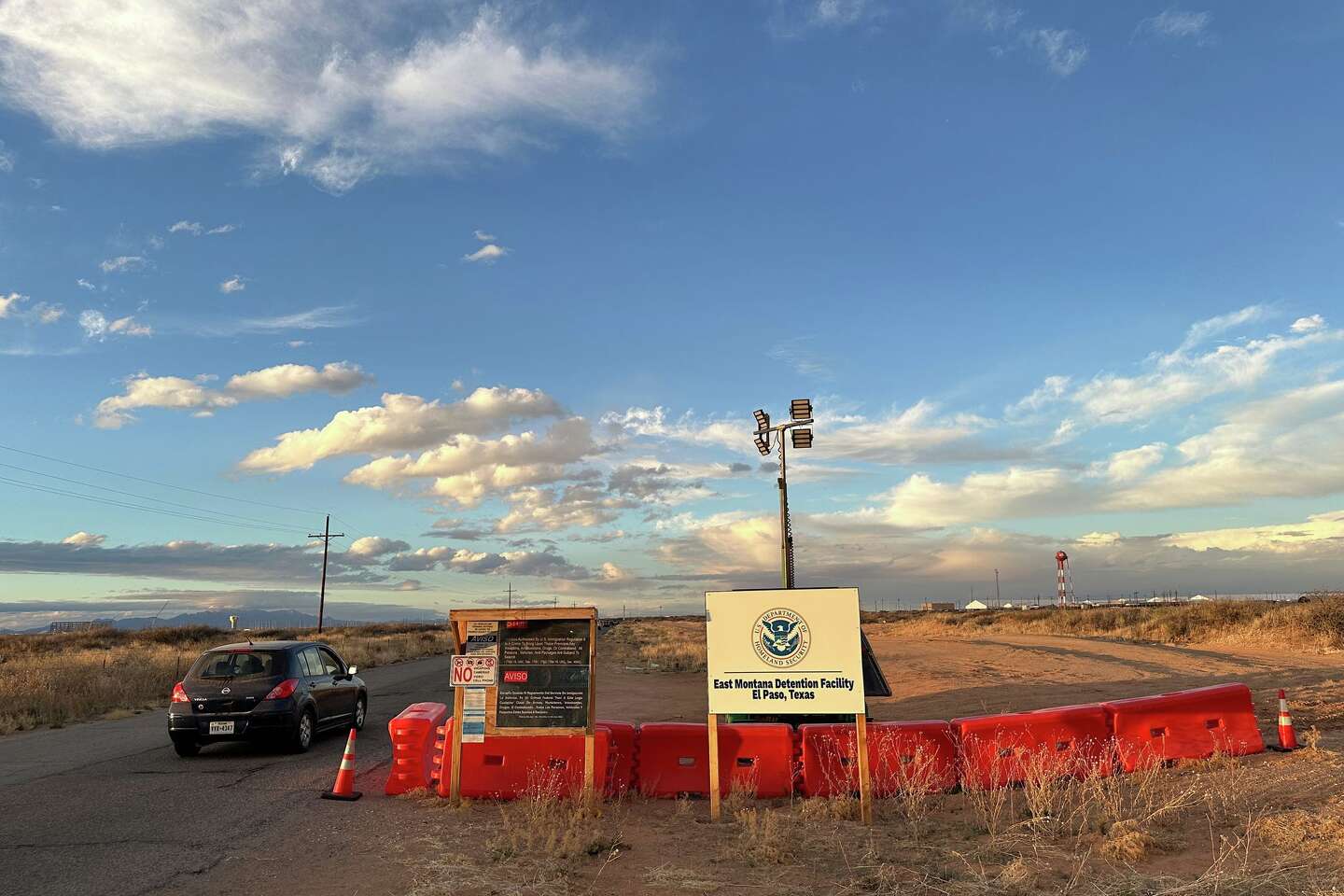 911 calls from El Paso ICE facility reveal pain, despair