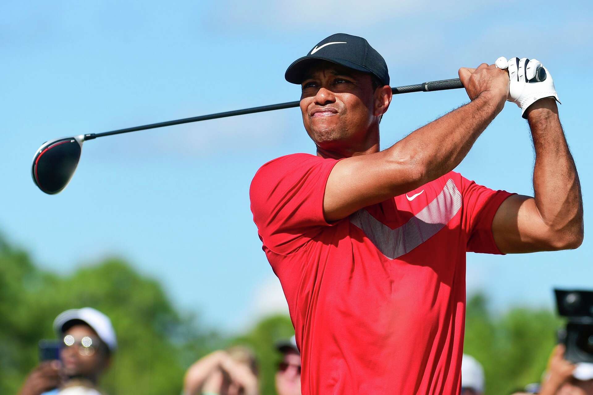 Tiger Woods unveils Sun Day Red clothing line through TaylorMade