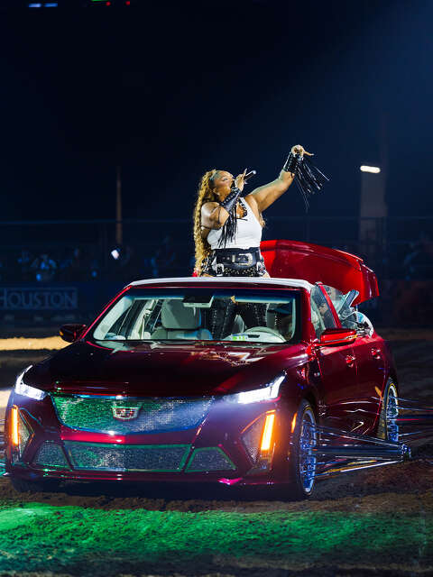 Lizzo Rodeo Lizzo brings out hip-hop legends at Houston rodeo performance