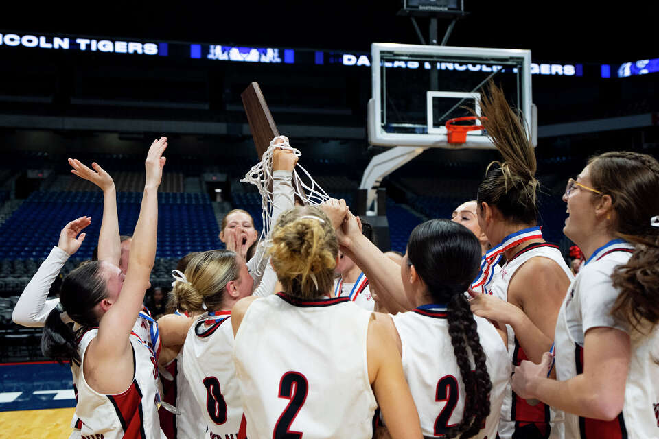 UIL playoffs: Live scores of 2026 girls basketball state championships