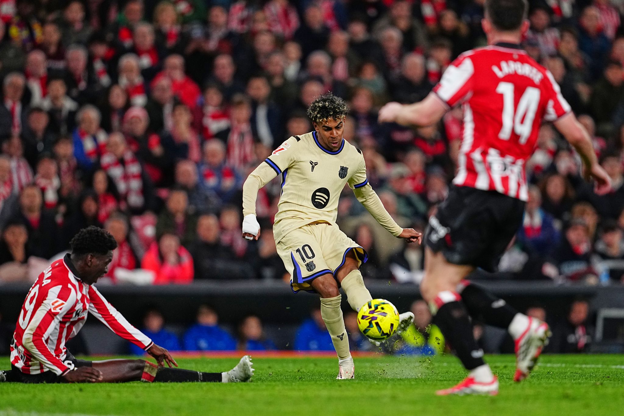 Yamal's curling strike gives Barcelona a hard-fought win at Athletic Bilbao