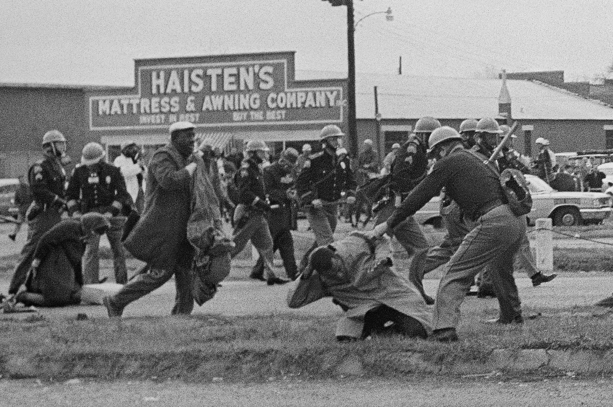 Decades after violence in Selma spurred the Voting Rights Act ...