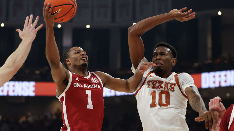 Guard Xzayvier Brown #1 of the Oklahoma Sooners drives to the rim while being defended by forward Nic Codie #10 of the Texas Longhorns during the SEC college basketball game between Texas Longhorns and Oklahoma Sooners on March 7, 2026, at Moody Center in Austin, TX. (Photo by David Buono/Icon Sportswire via Getty Images)