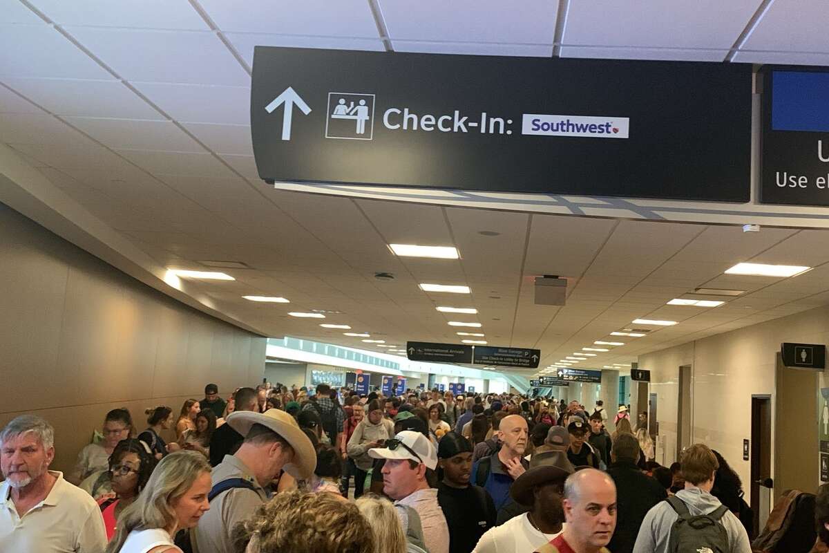 Hobby Airport is advising travelers arrive three to four hours early for their flights. Long TSA lines have been reported at the airport, resulting from the partial government shutdown.