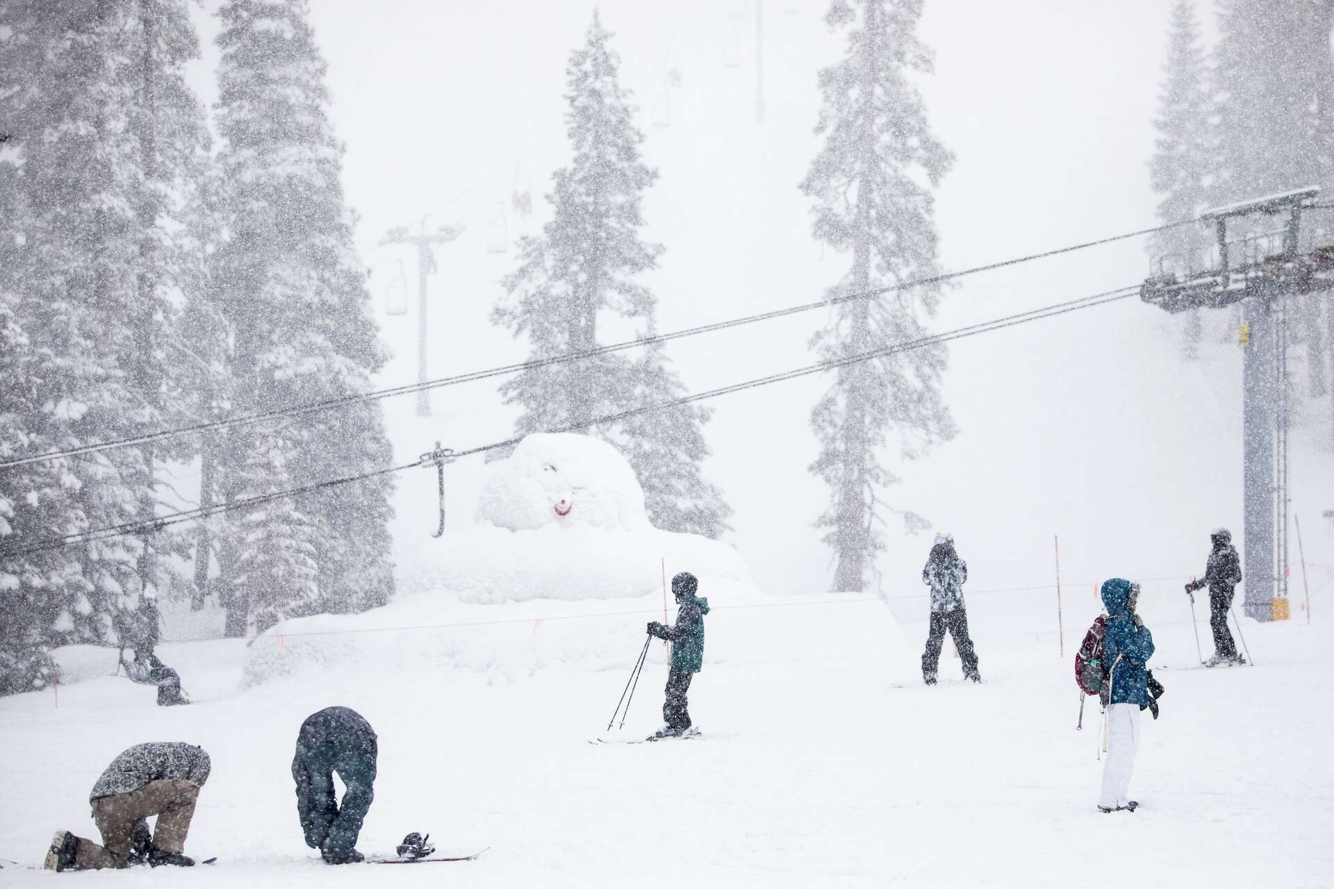 8-year-old airlifted after Tahoe ski resort chairlift fall