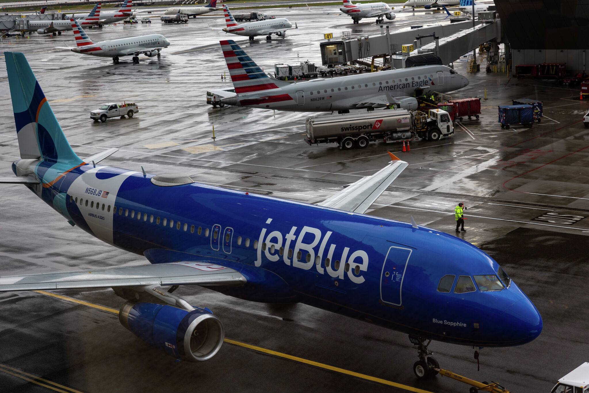 JetBlue flights grounded nationwide after system outage, FAA says