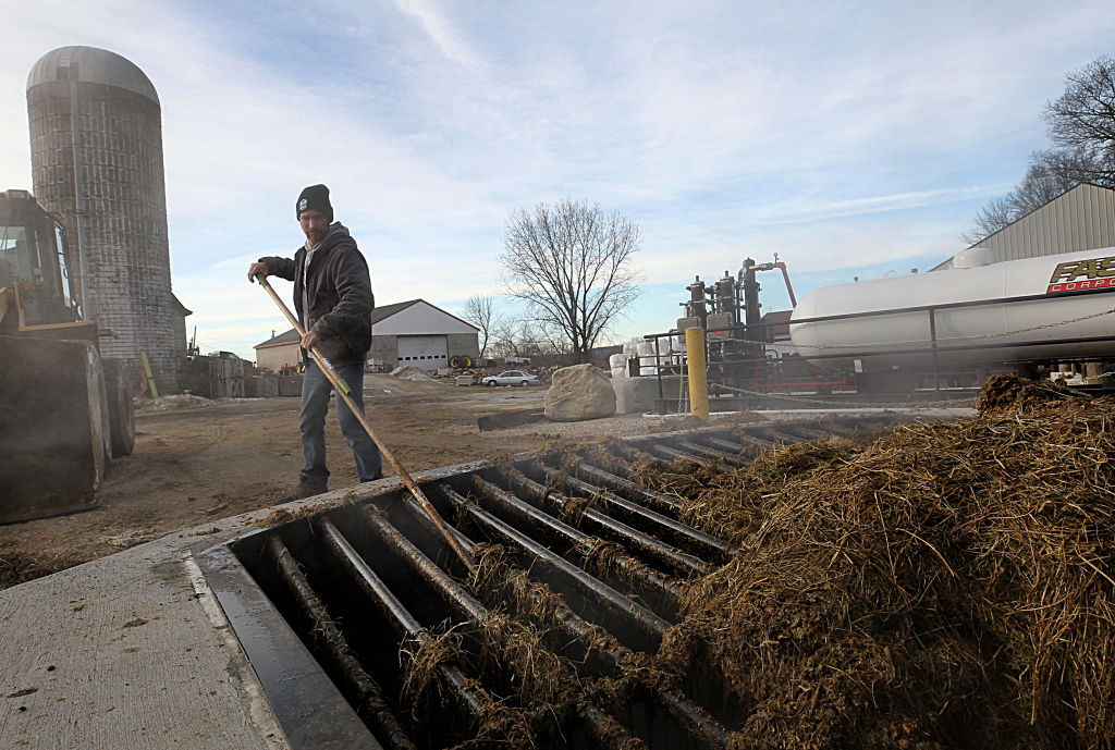 USDA pauses funds for manure digesters on industrial farms