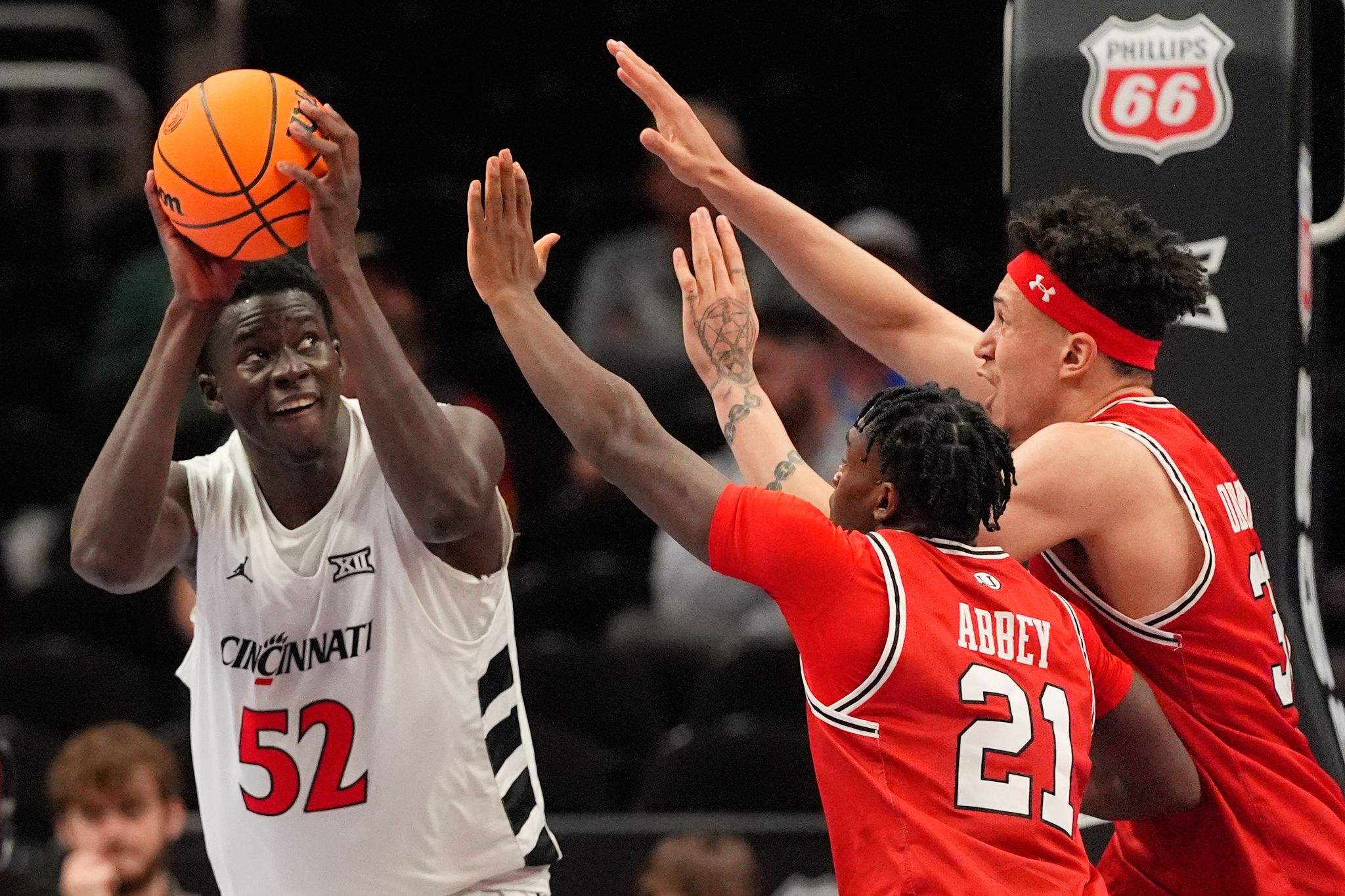 No. 9 seed Cincinnati beats Utah 73-66 to reach the second round of the ...